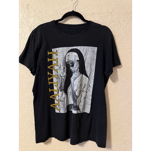 Aaliyah Tops - Black Graphic Short Sleeve Tee